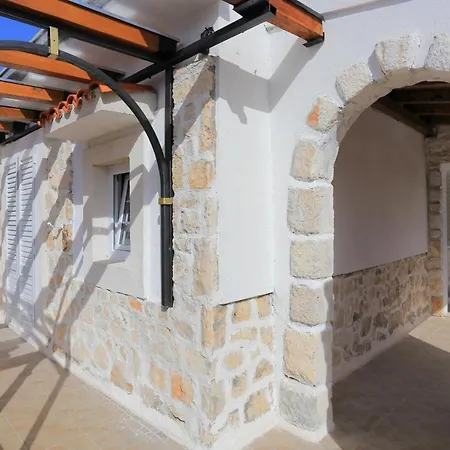 Apartment By The Sea Vinisce, Trogir - 18674 Vinisce