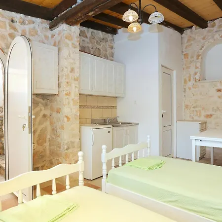 Apartment By The Sea Vinisce, Trogir - 18674 *