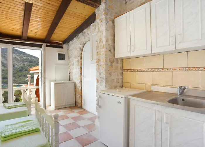 Apartman By The Sea Vinisce, Trogir - 18674